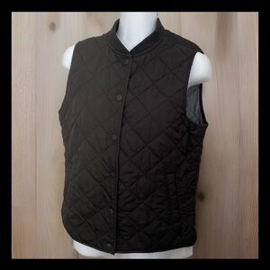 Gap Quilted Vest Size XS Black Pockets lined snap front standup collar gorpcore